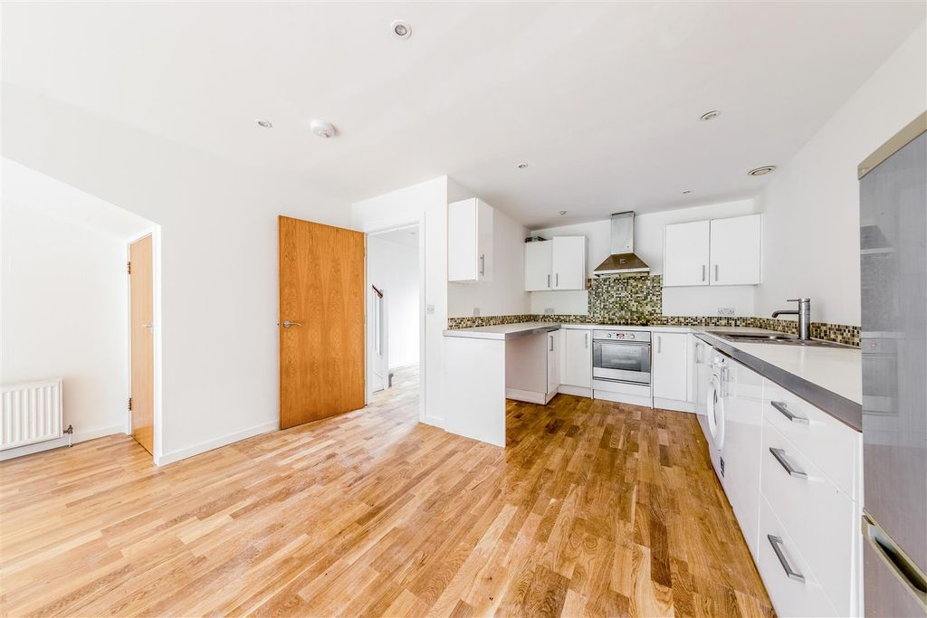Property photo 2 of 36 2A Balsdean Road-4.Jpg