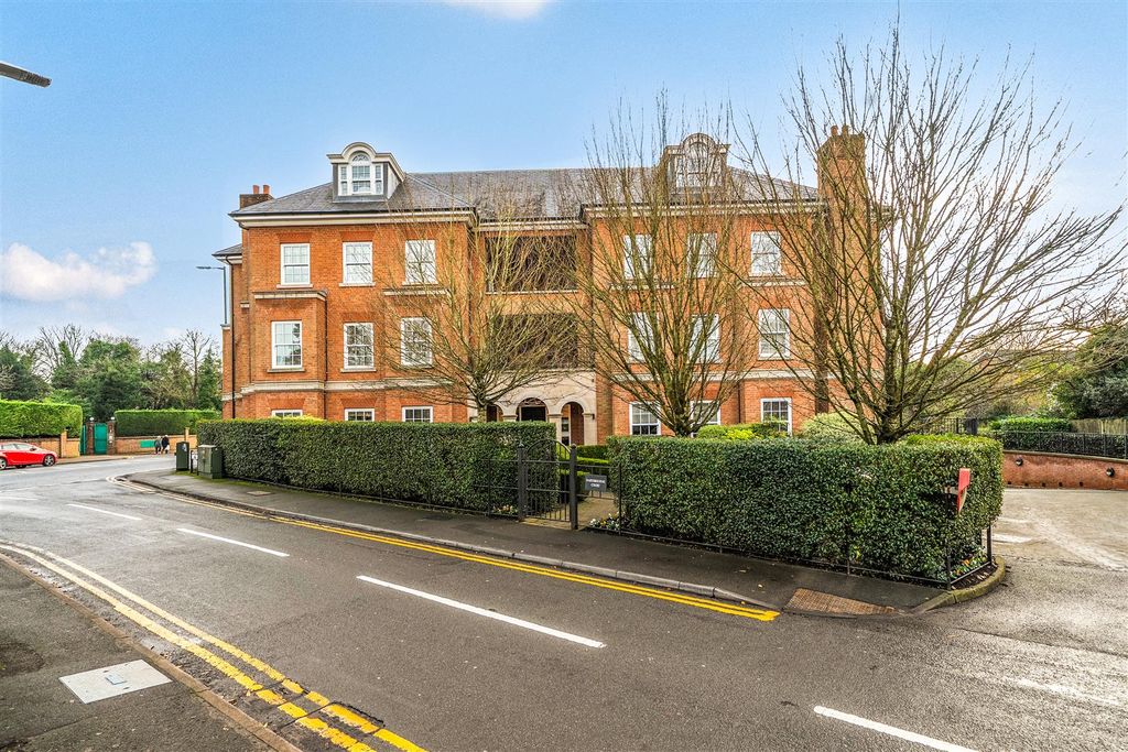 Property photo 1 of 17 Exterior: