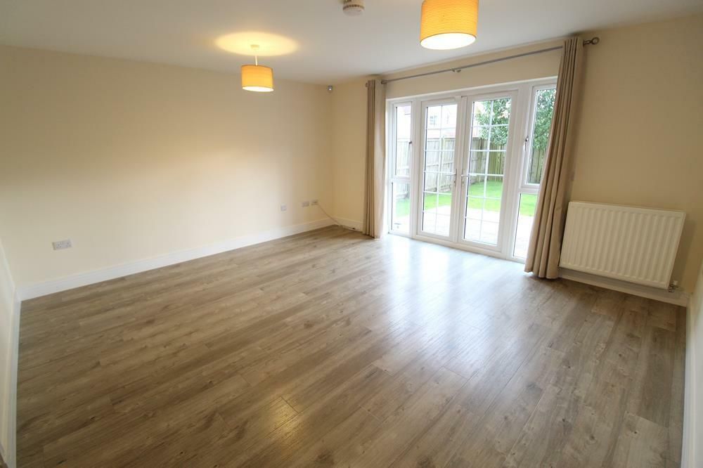 Property photo 2 of 12 Lounge