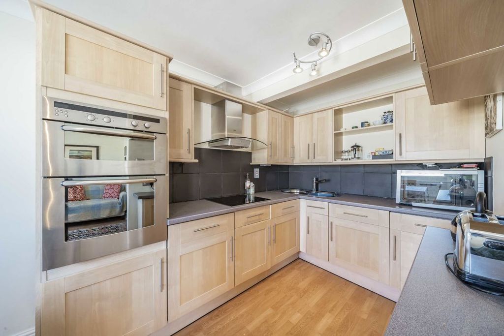 Property photo 2 of 5