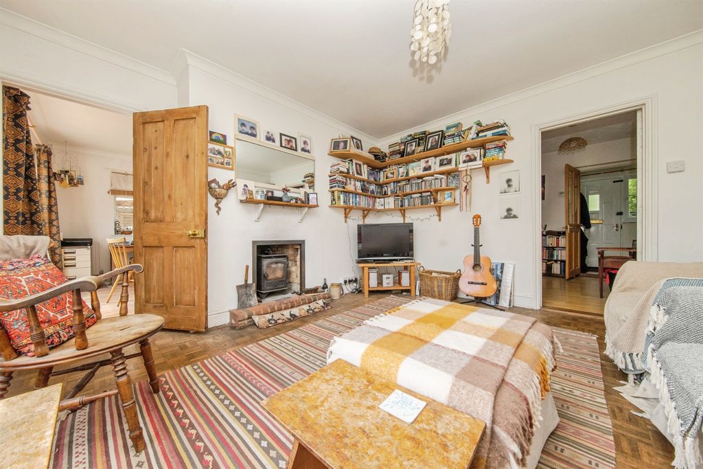 Property photo 3 of 18