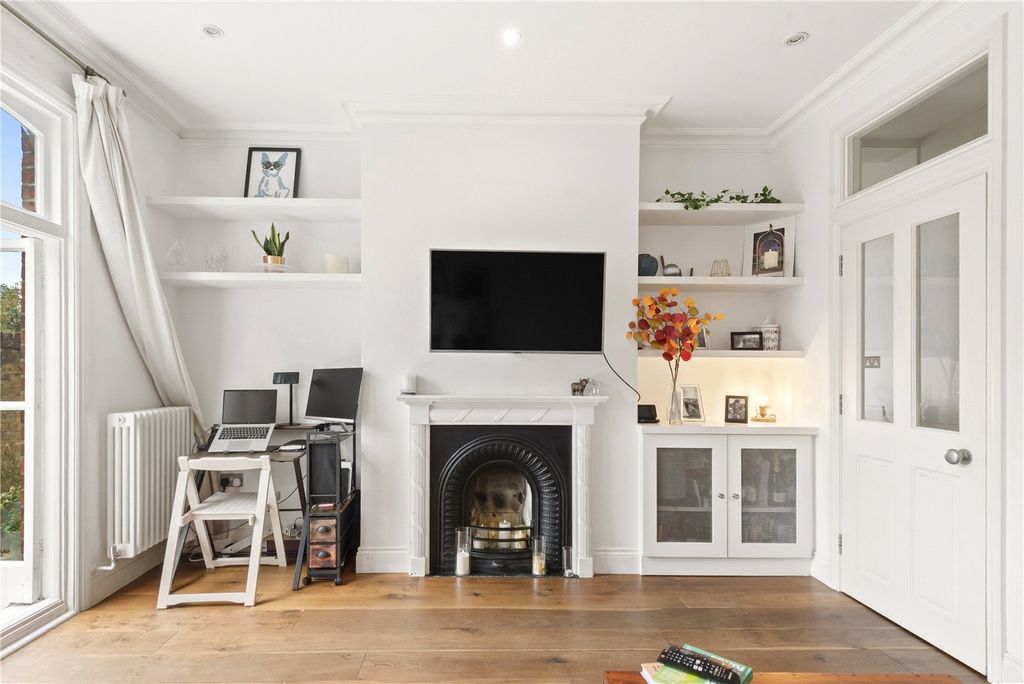 Property photo 3 of 15 Reception