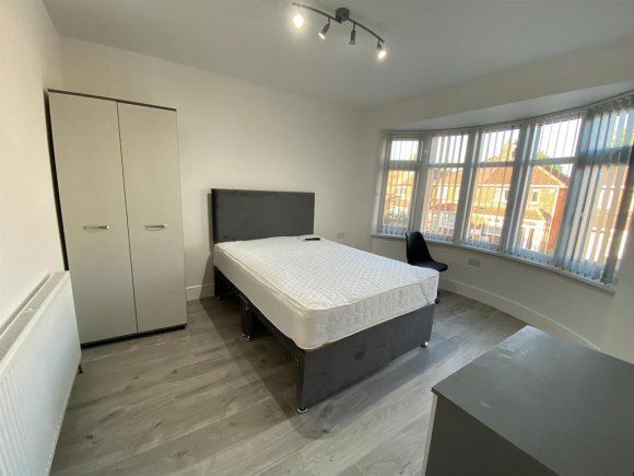 Property photo 3 of 7 9363917.Jpg