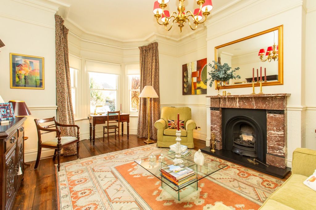 Property photo 2 of 31 Picture 2