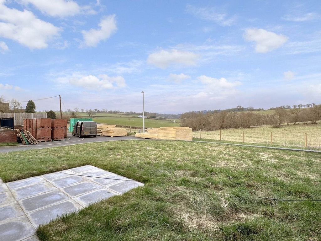 Property photo 2 of 30