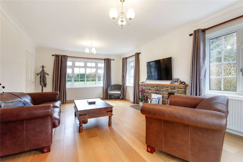 Property photo 2 of 14 Sitting Room