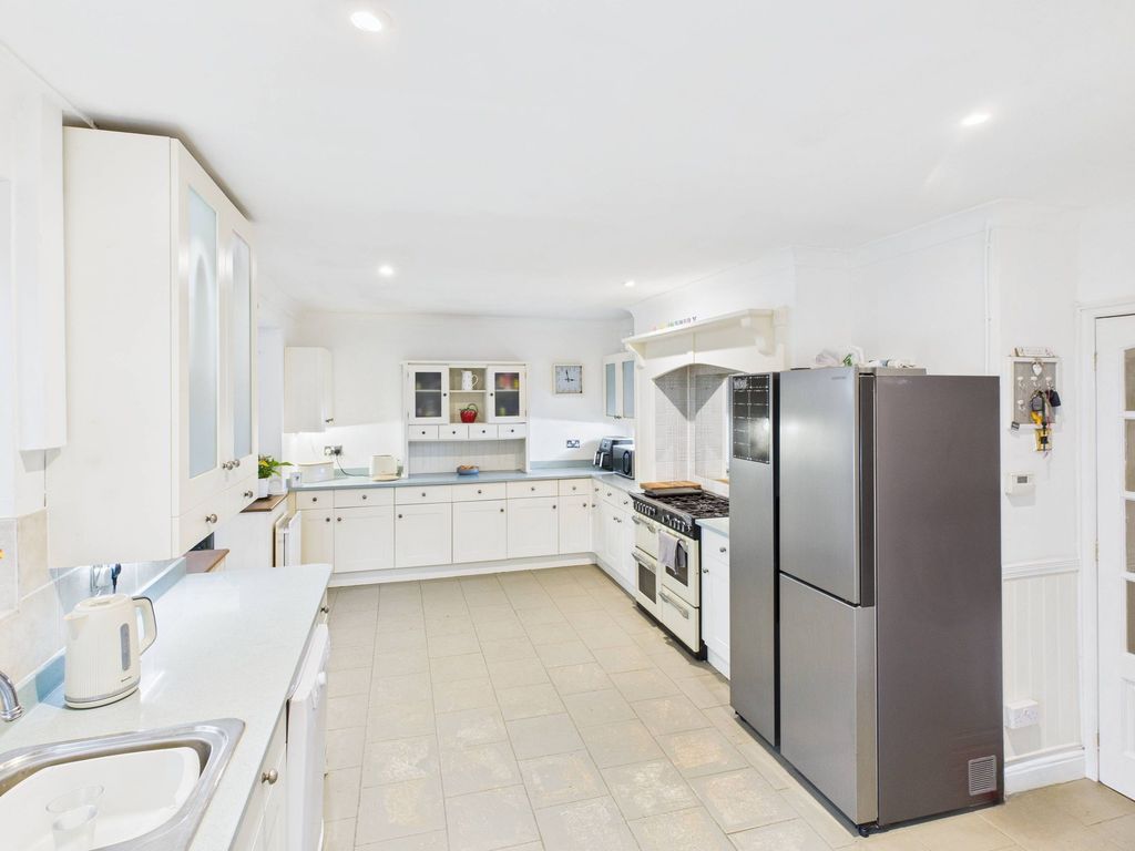 Property photo 2 of 35 Kitchen