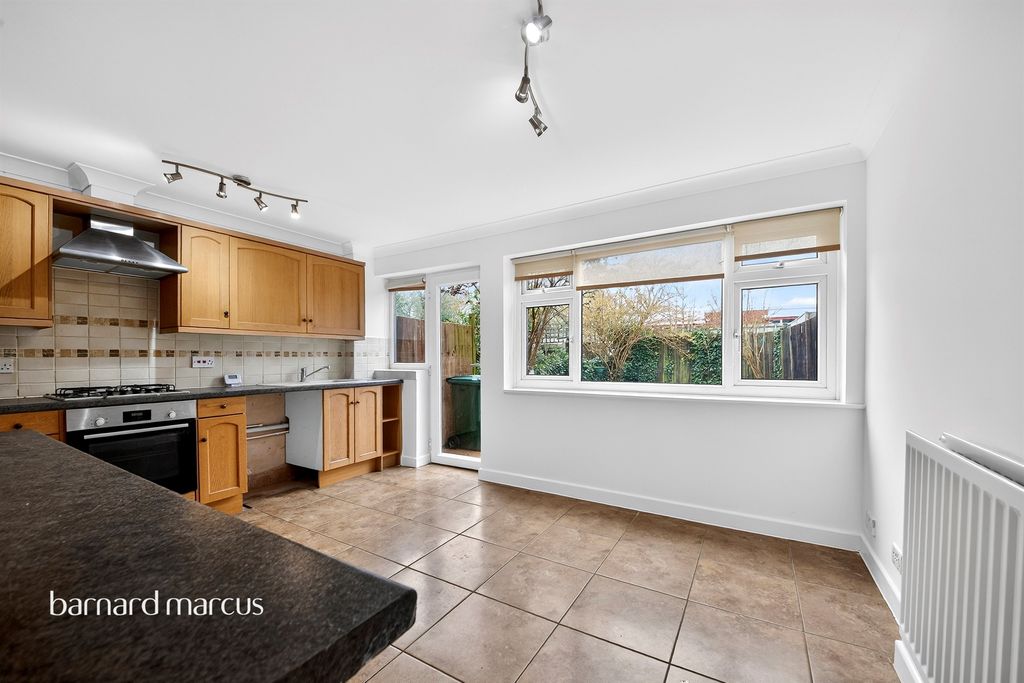 Property photo 2 of 16