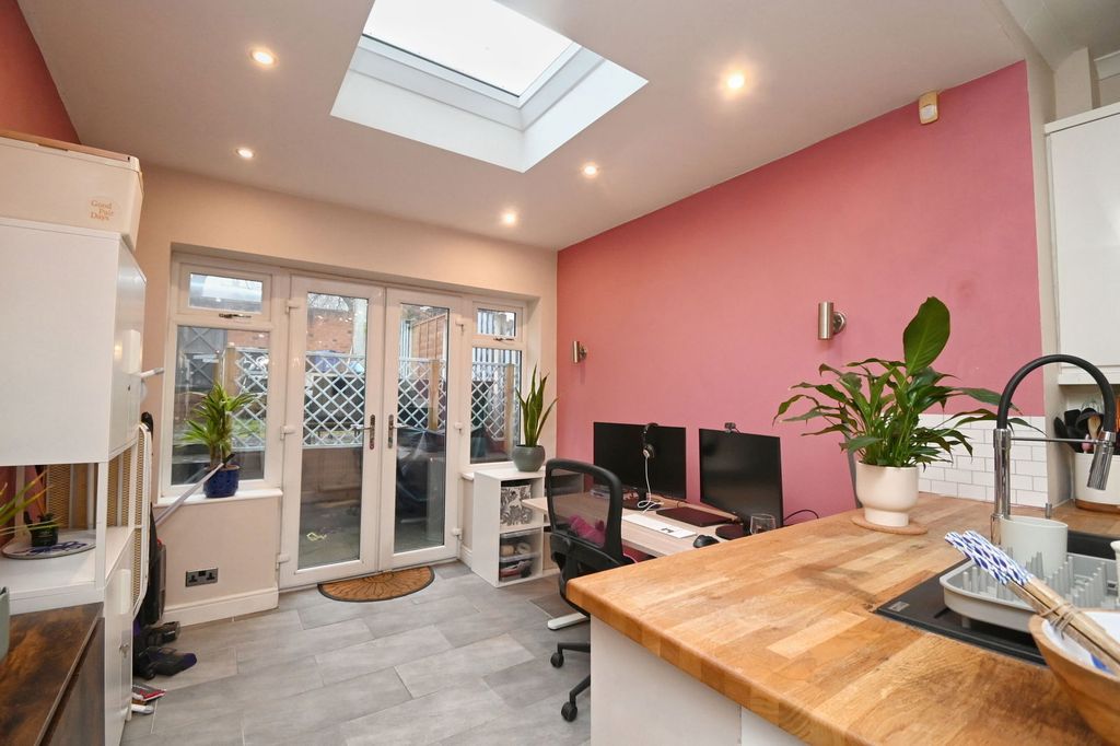 Property photo 3 of 20