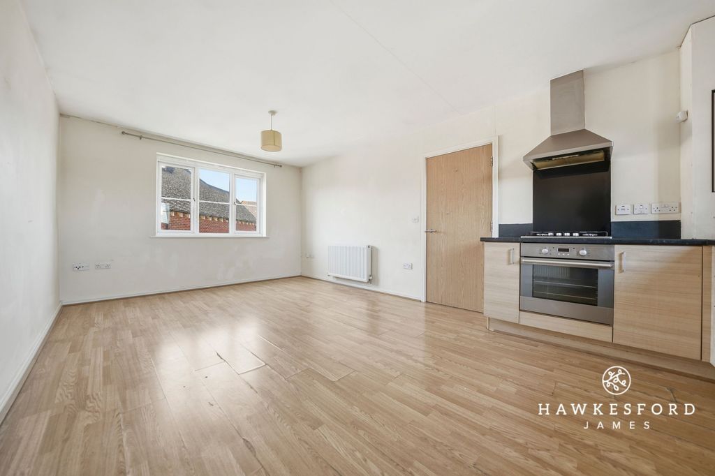 Property photo 3 of 9 Mulberry Way, Sittingbourne - Lounge