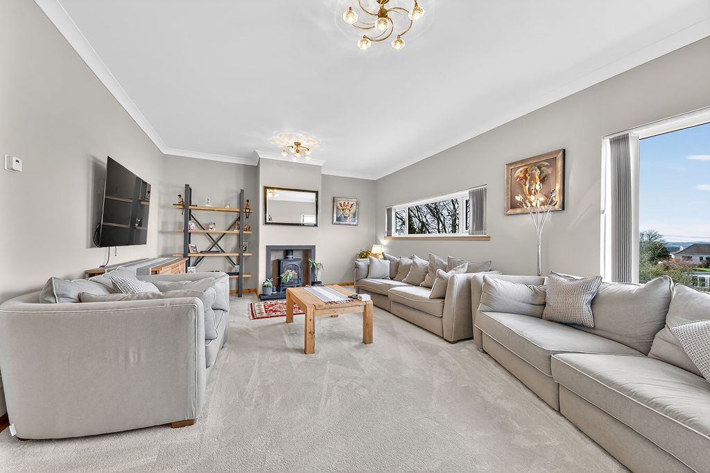 Property photo 3 of 29