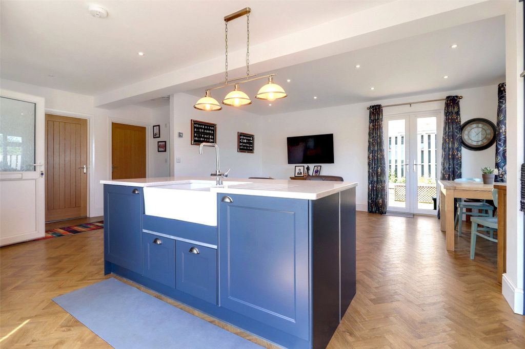 Property photo 2 of 15 Picture No. 08