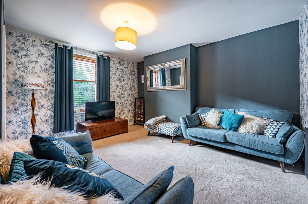 Property photo 2 of 30