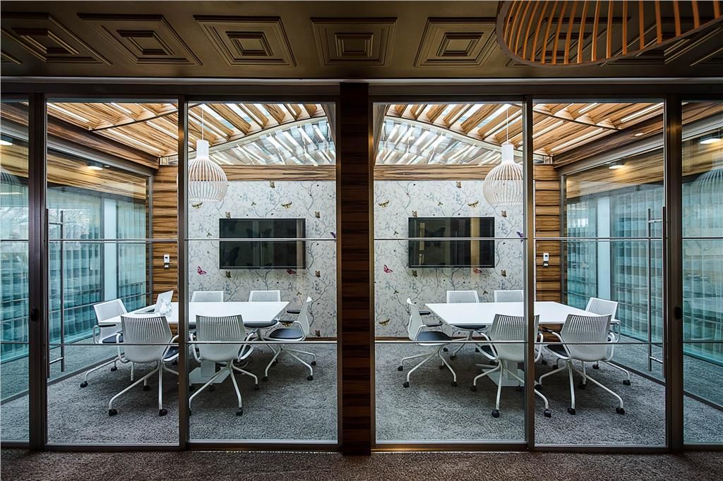 Property photo 2 of 4 Serviced Office To Rent In Kensington High Street,