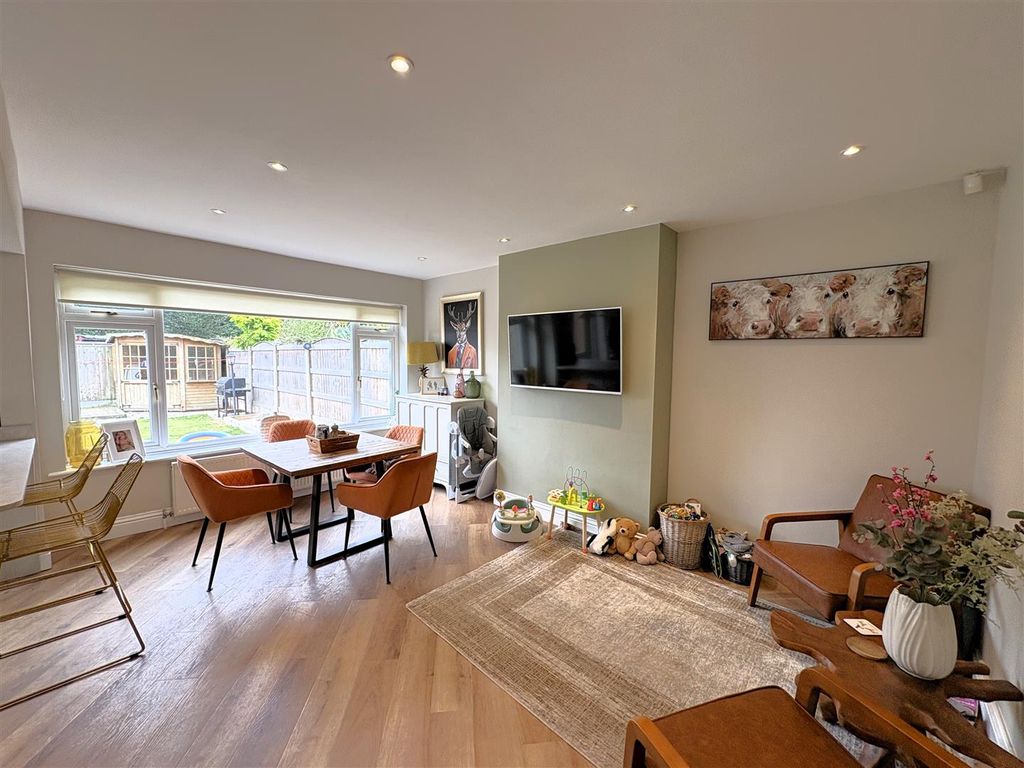 Property photo 3 of 18 Dining Area.Jpg