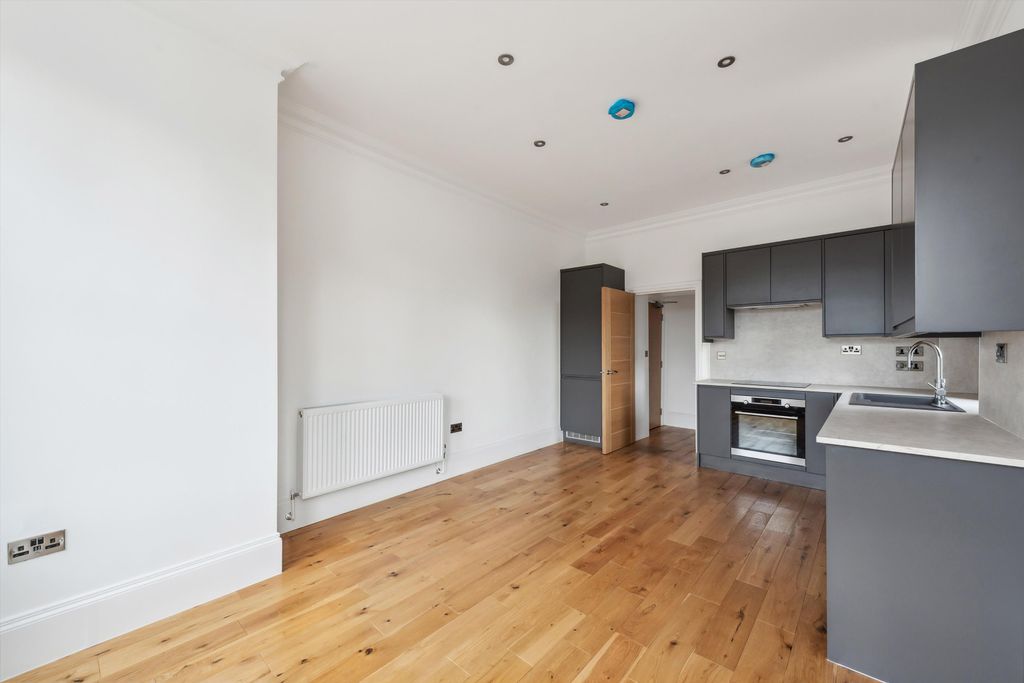 Property photo 2 of 11 Image