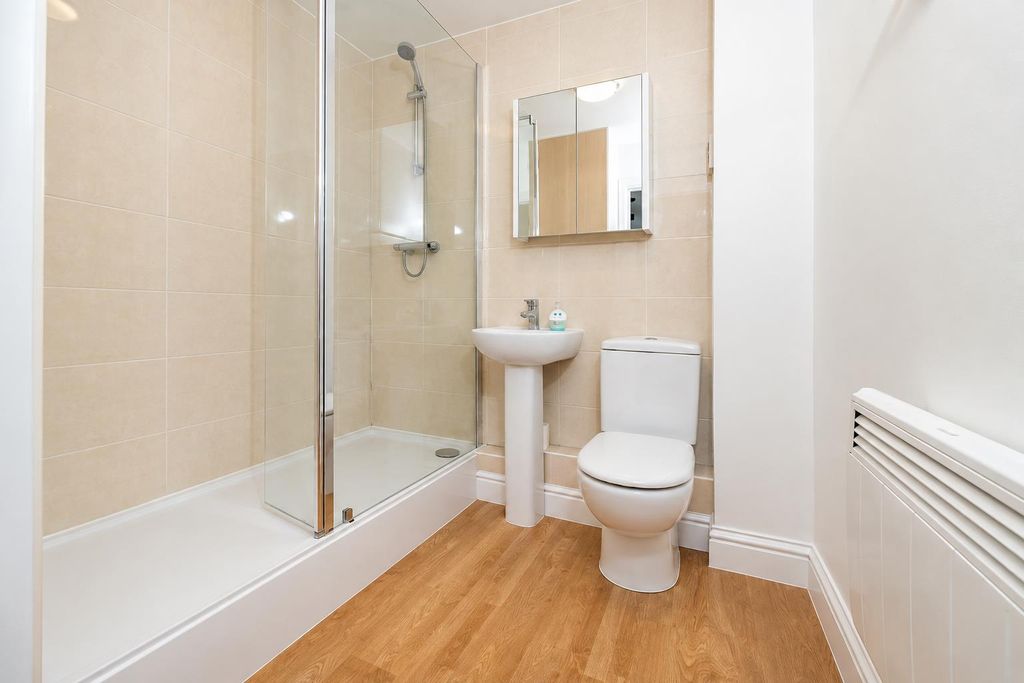 Property photo 3 of 11 Shower Room