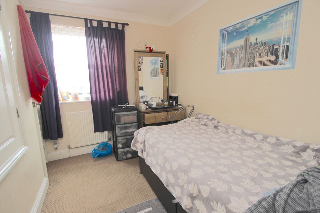 Property photo 2 of 6
