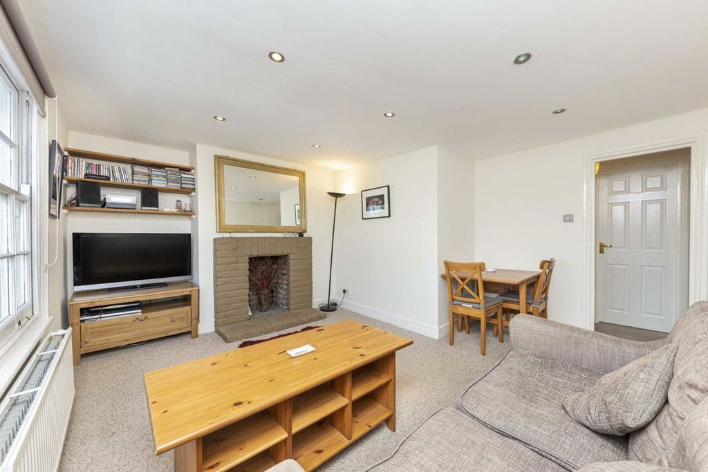 Property photo 3 of 4