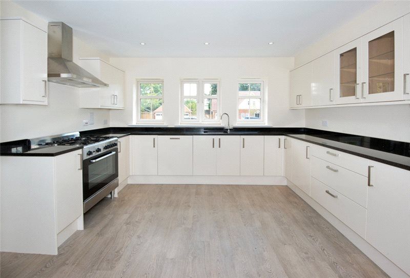 Property photo 2 of 8 Kitchen
