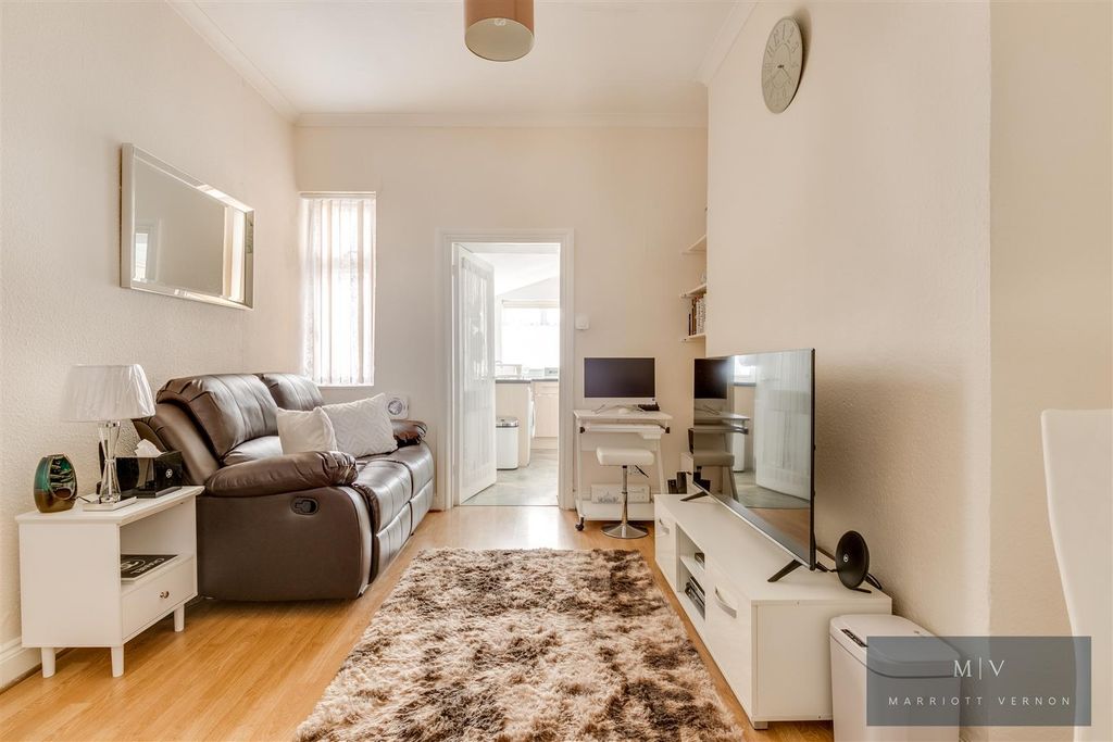 Property photo 1 of 12 Selsdon Rd 172 F2-5.Jpg