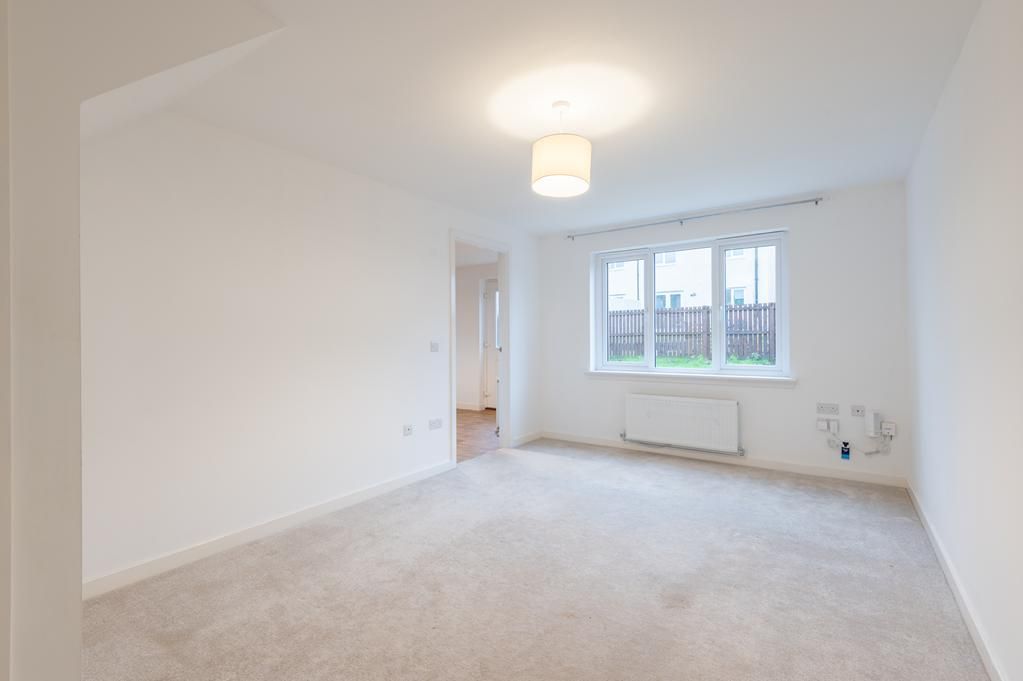 Property photo 3 of 18 Cup1437Seg Living Room.Jpg