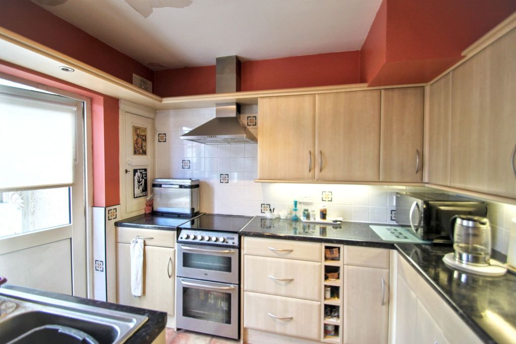 Property photo 2 of 13