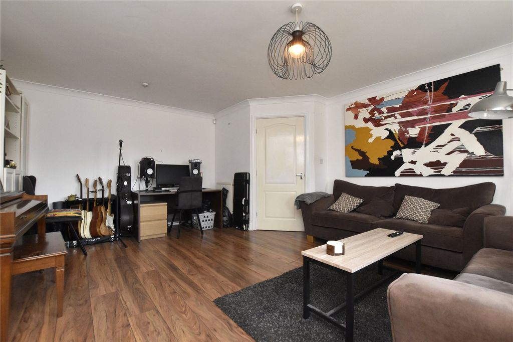 Property photo 1 of 12 Picture No. 04