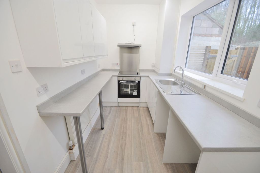 Property photo 3 of 31