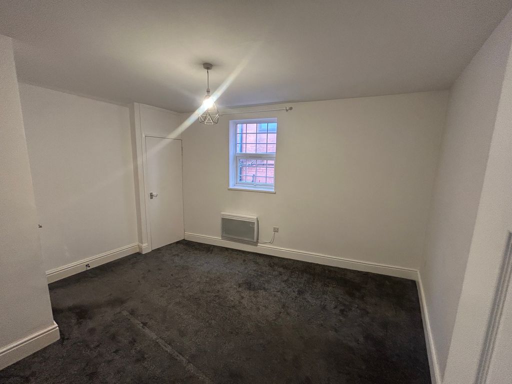 Property photo 2 of 4 Bedroom