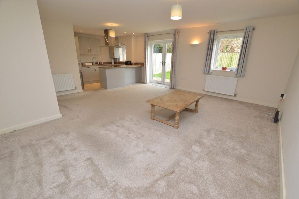 Property photo 3 of 16 Living/Dining Room