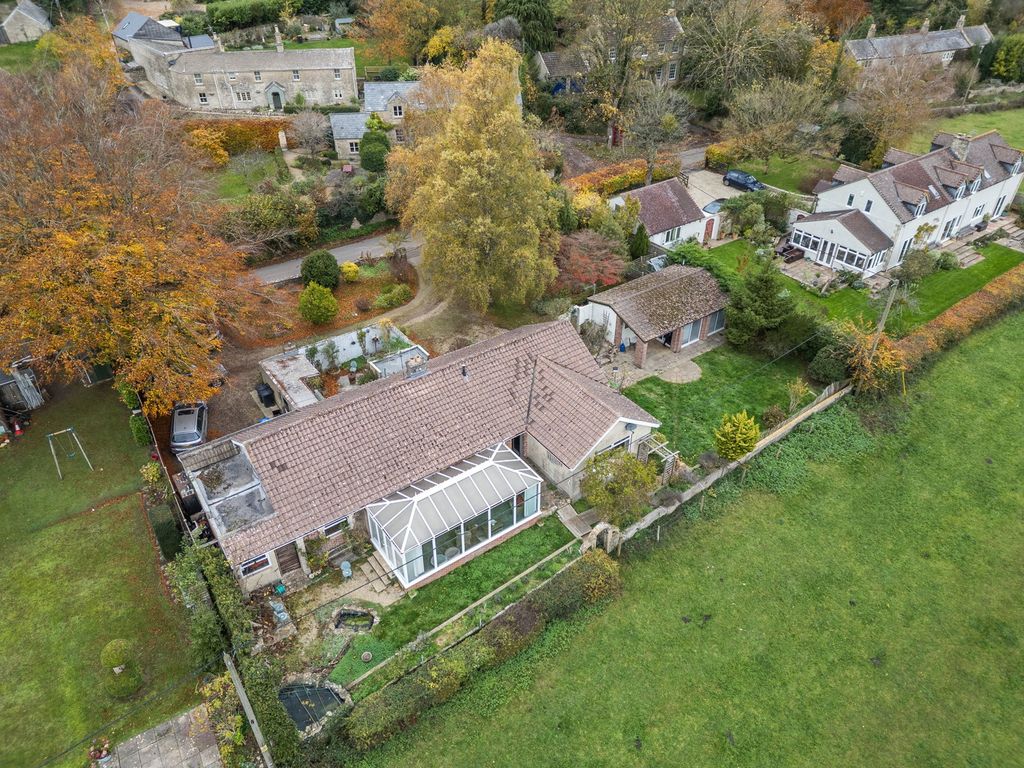 Property photo 1 of 32