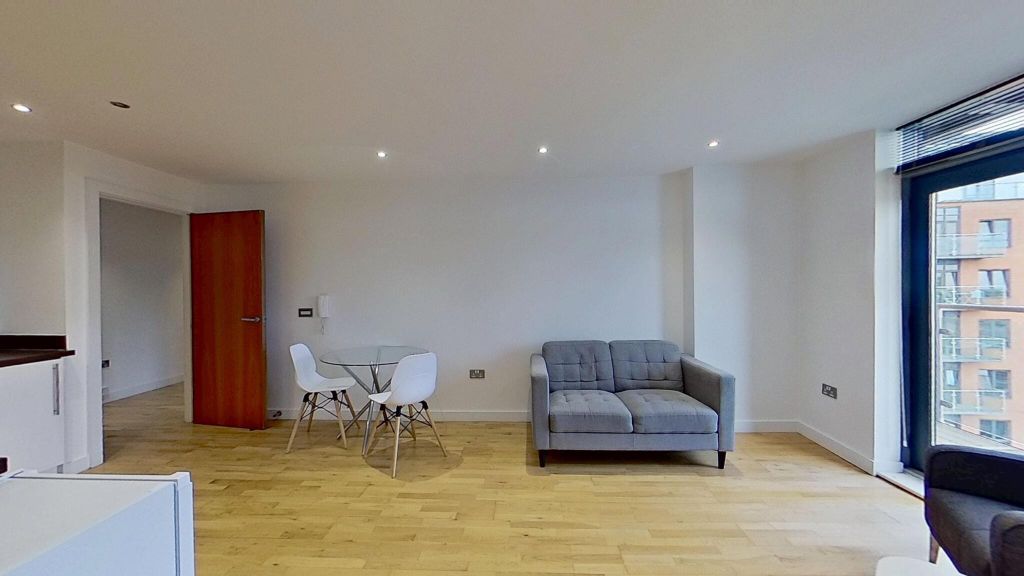 Property photo 1 of 27 Living Room