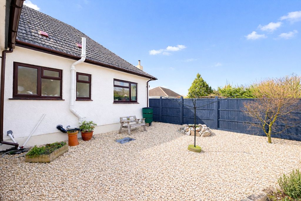 Property photo 2 of 14 Picture No. 15