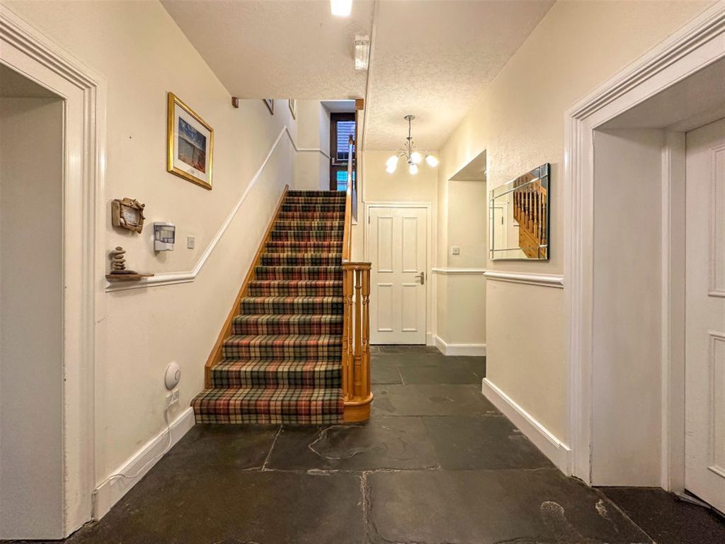 Property photo 2 of 12 Photo 1