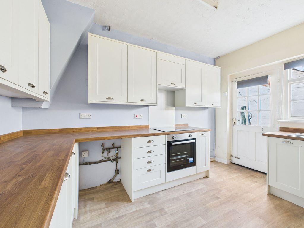 Property photo 3 of 20 Kitchen