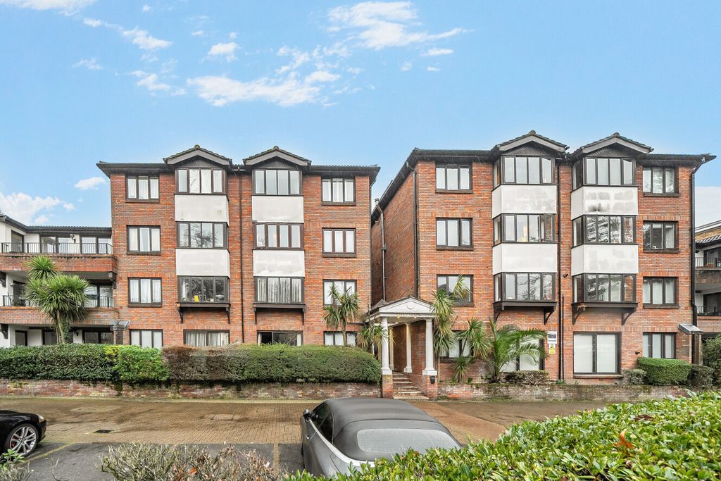 Property photo 1 of 14 1407800-17-69822c...