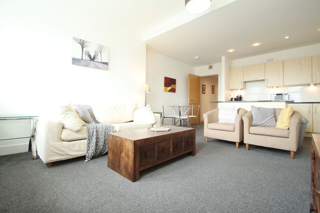 Property photo 1 of 11 Lounge