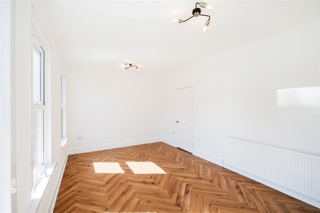 Property photo 3 of 18 109 Badlis Road-18.Jpg