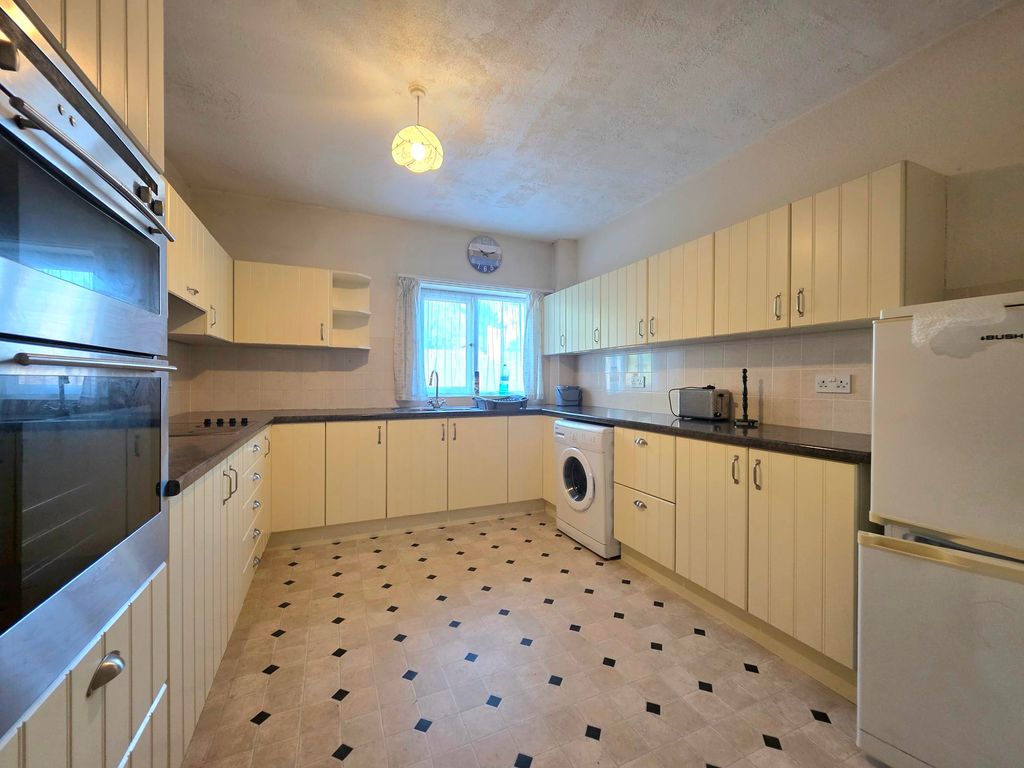 Property photo 2 of 6 Image