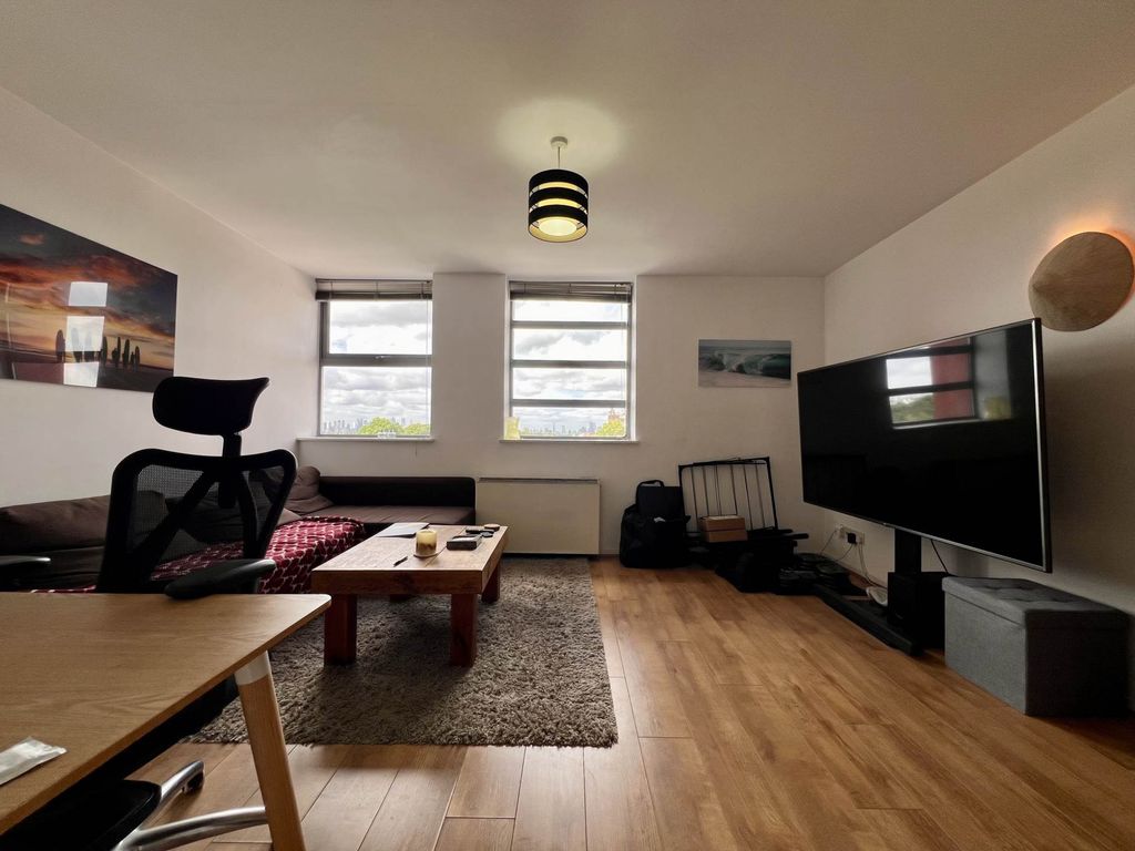Property photo 3 of 12