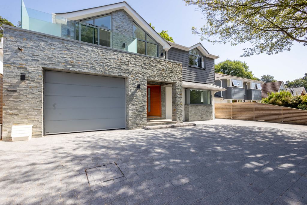 Property photo 1 of 19 R6M_2328-Hdr