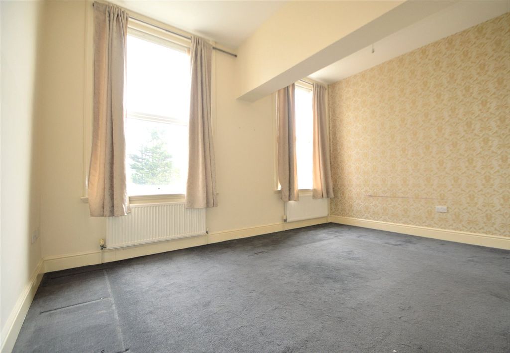 Property photo 3 of 11 Picture No. 27