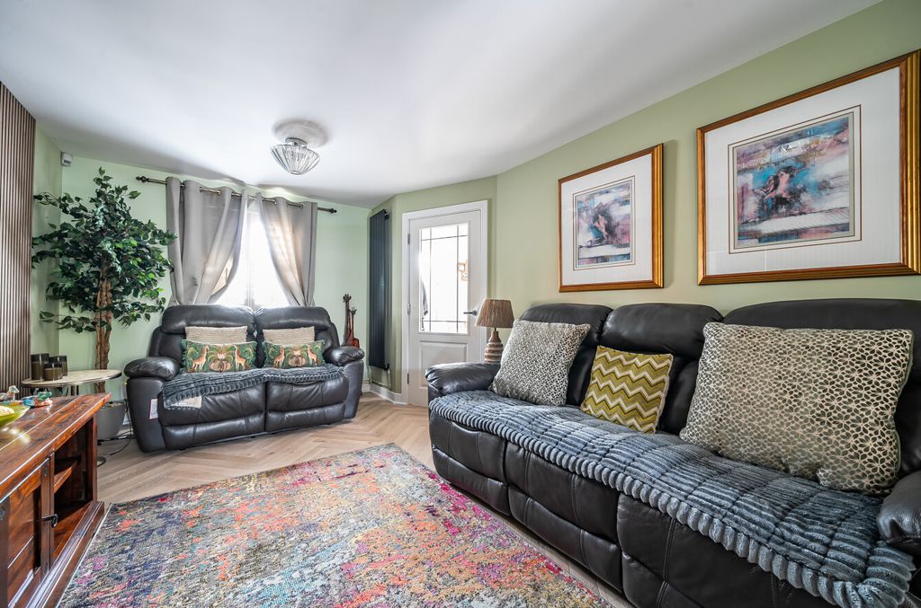 Property photo 3 of 21 23-681B7B3Eee85A-...