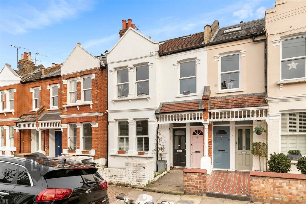 Property photo 1 of 8 External