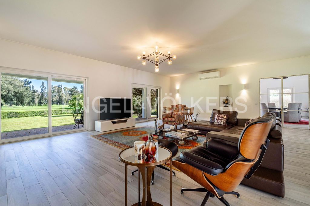 Property photo 3 of 52