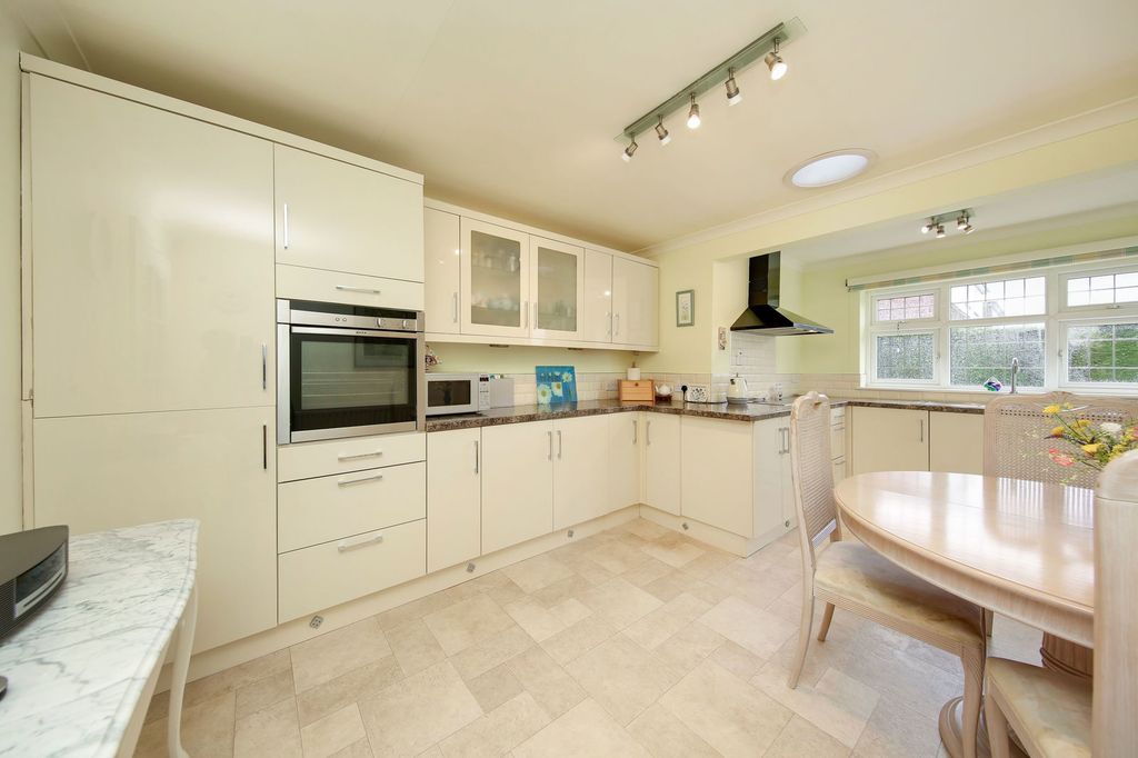 Property photo 3 of 22