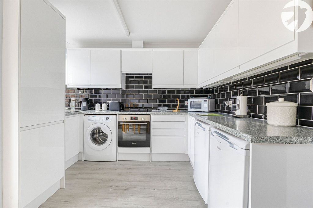 Property photo 3 of 12 Picture No. 08