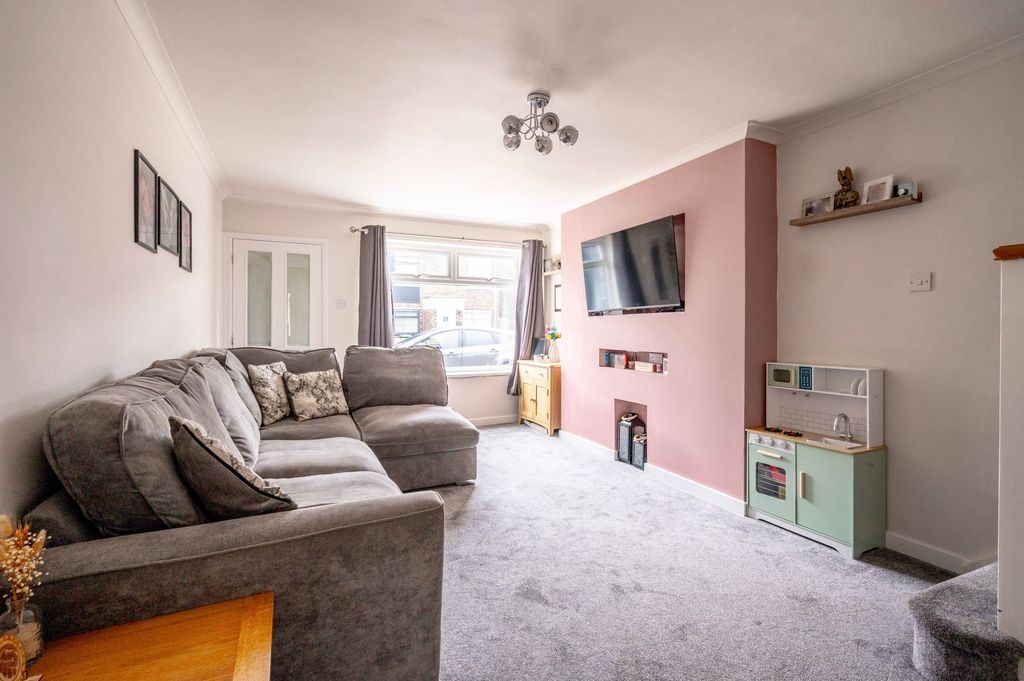 Property photo 2 of 18