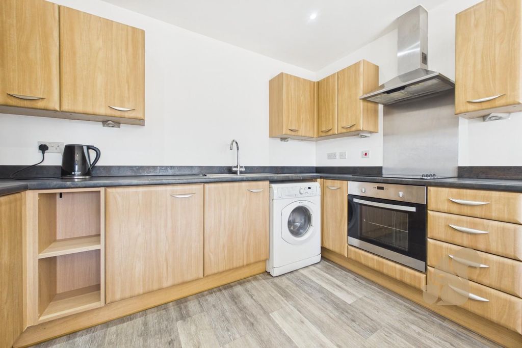 Property photo 3 of 9 Cam01254G0-Pr0461-Still007.Jpg
